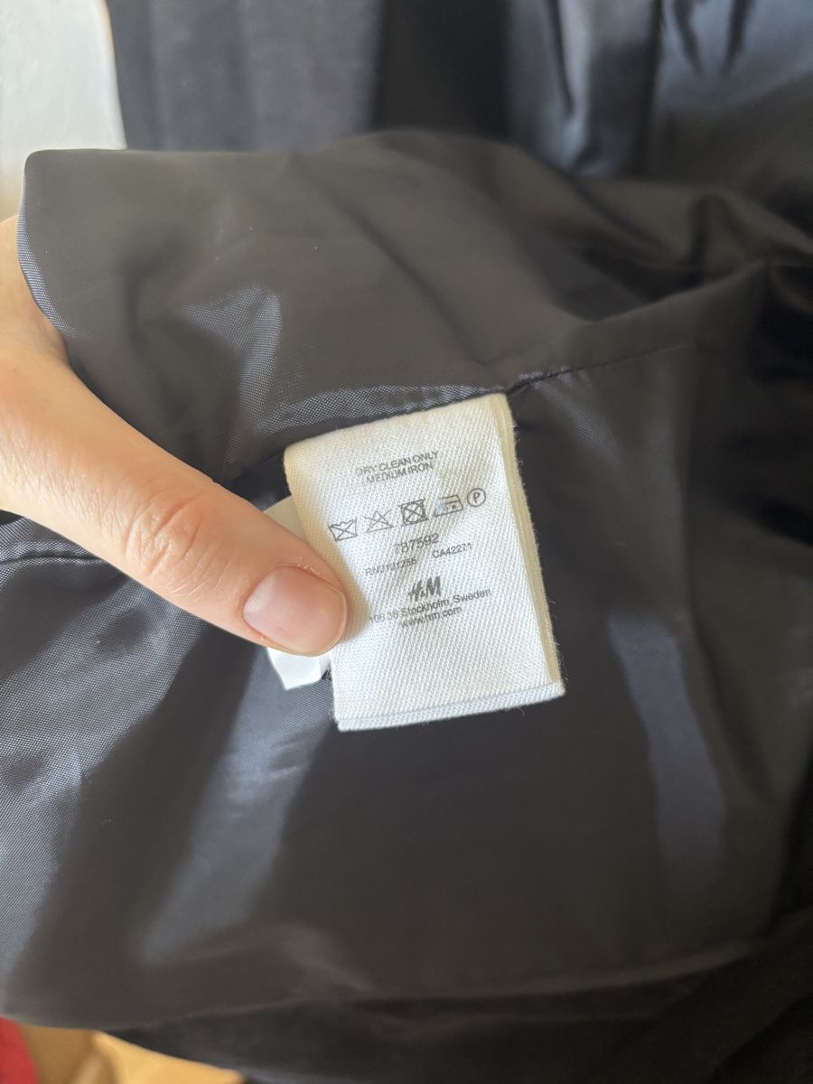 H&M Giacche: Blazer en velours côtelé coton S – Usato da St-Saphorin-Lavaux venduto da selb94 1