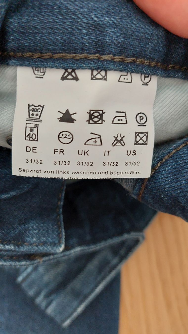 Hugo Boss Jeans: Herren Jeans Hugo Boss 31/32 – Usato da Uetikon am See venduto da sahra777 4