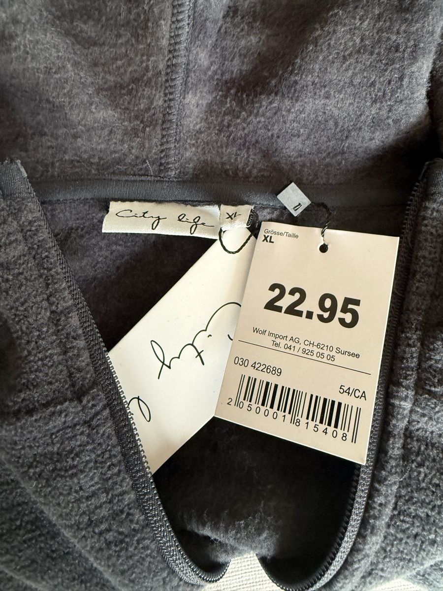 Vestes: Jacke/Pulli – D'occasion à Strada par Betflo 1