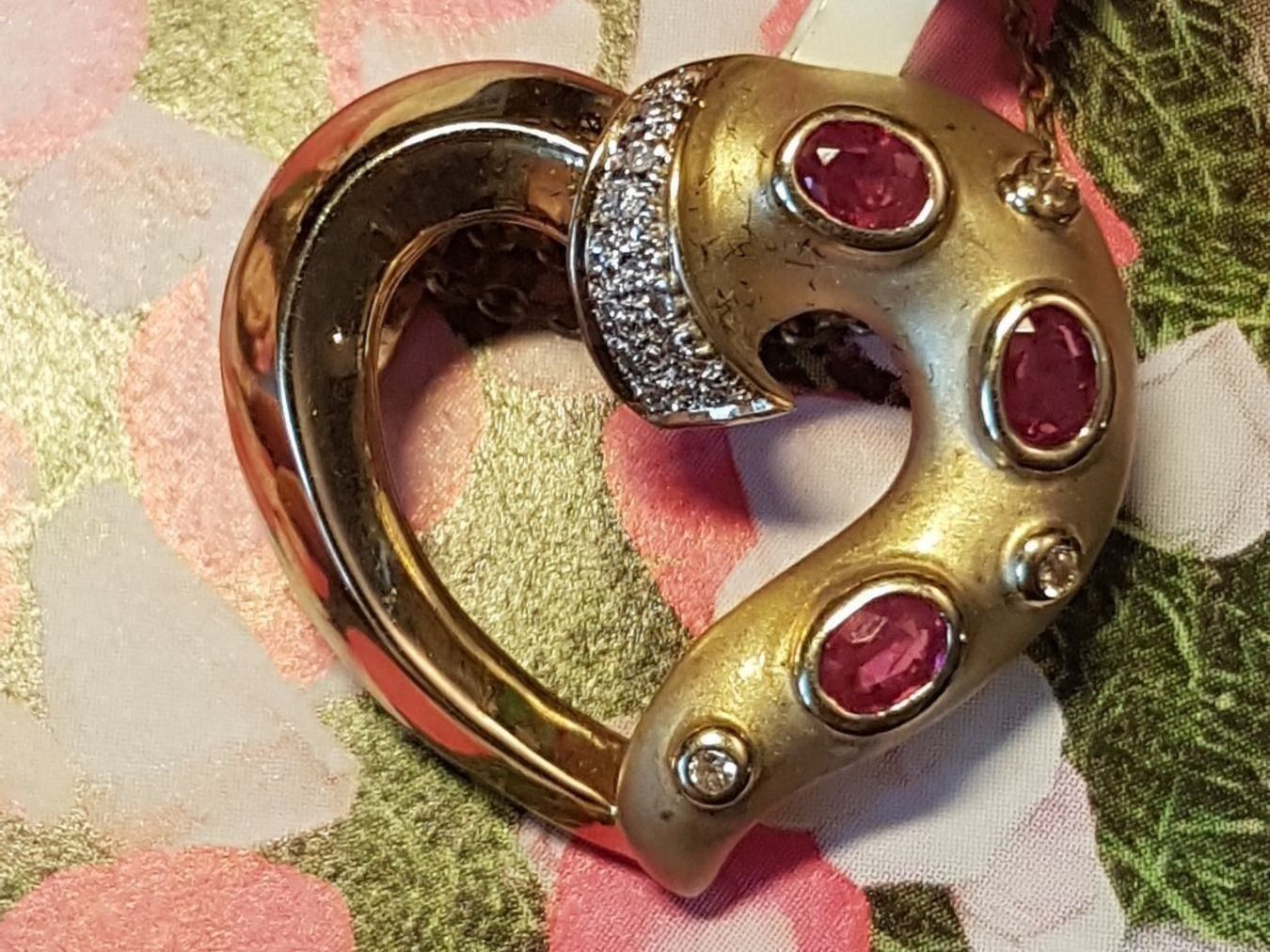 Pendentifs: Edles Designer Herz mit 3 Rubinen – Neuf (Voir description) à Unterägeri par Altgoldschmuck 8