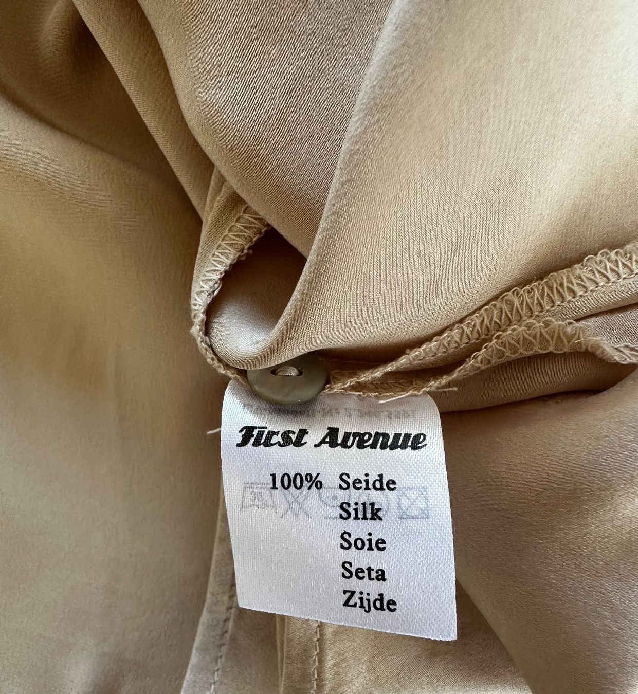 Camicette: Seidenbluse First Avenue 42/44 – Usato da Liestal venduto da Ballybs 2