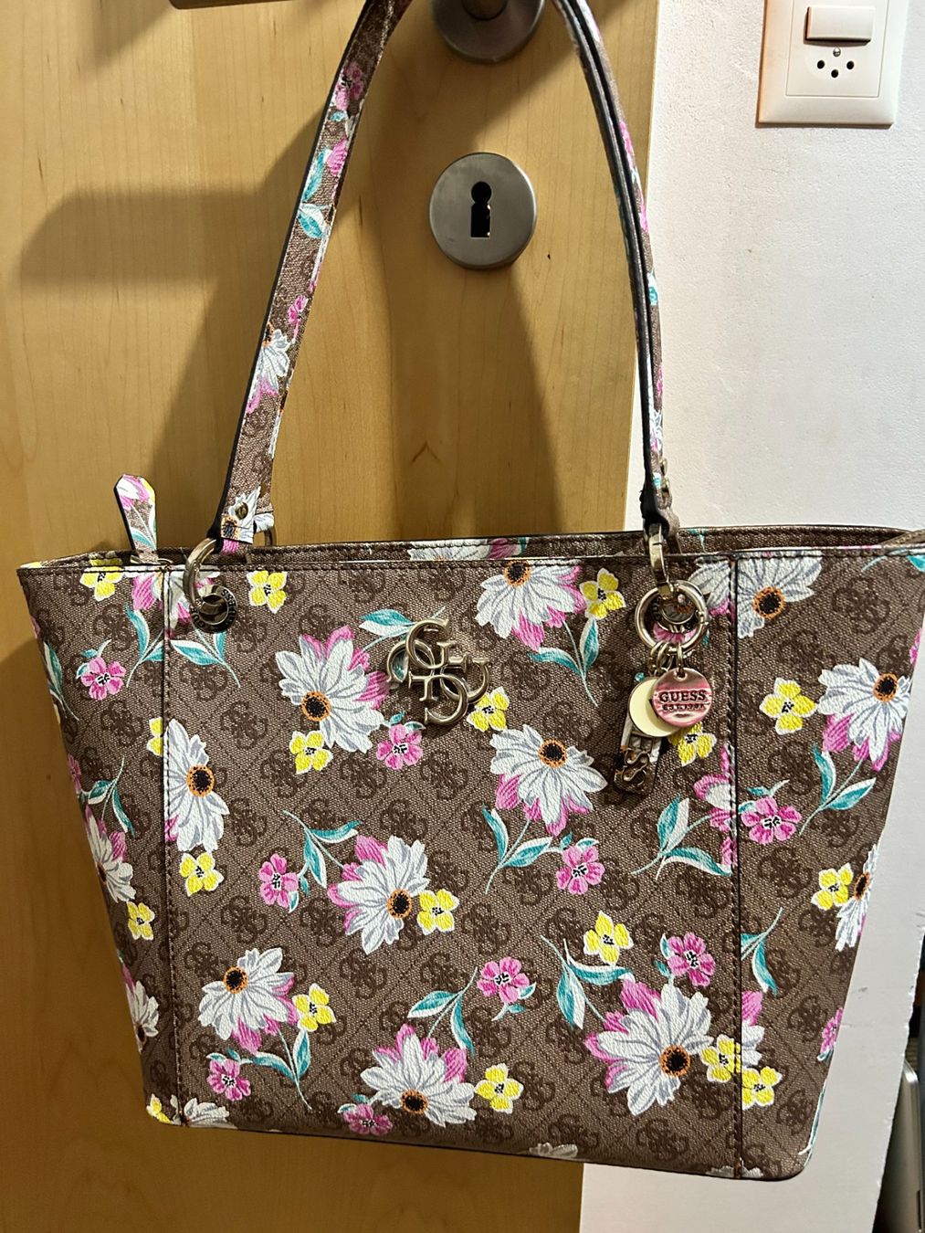 Guess Sacs femmes: Guess Handbag – D'occasion à Itingen par bra_c7hw