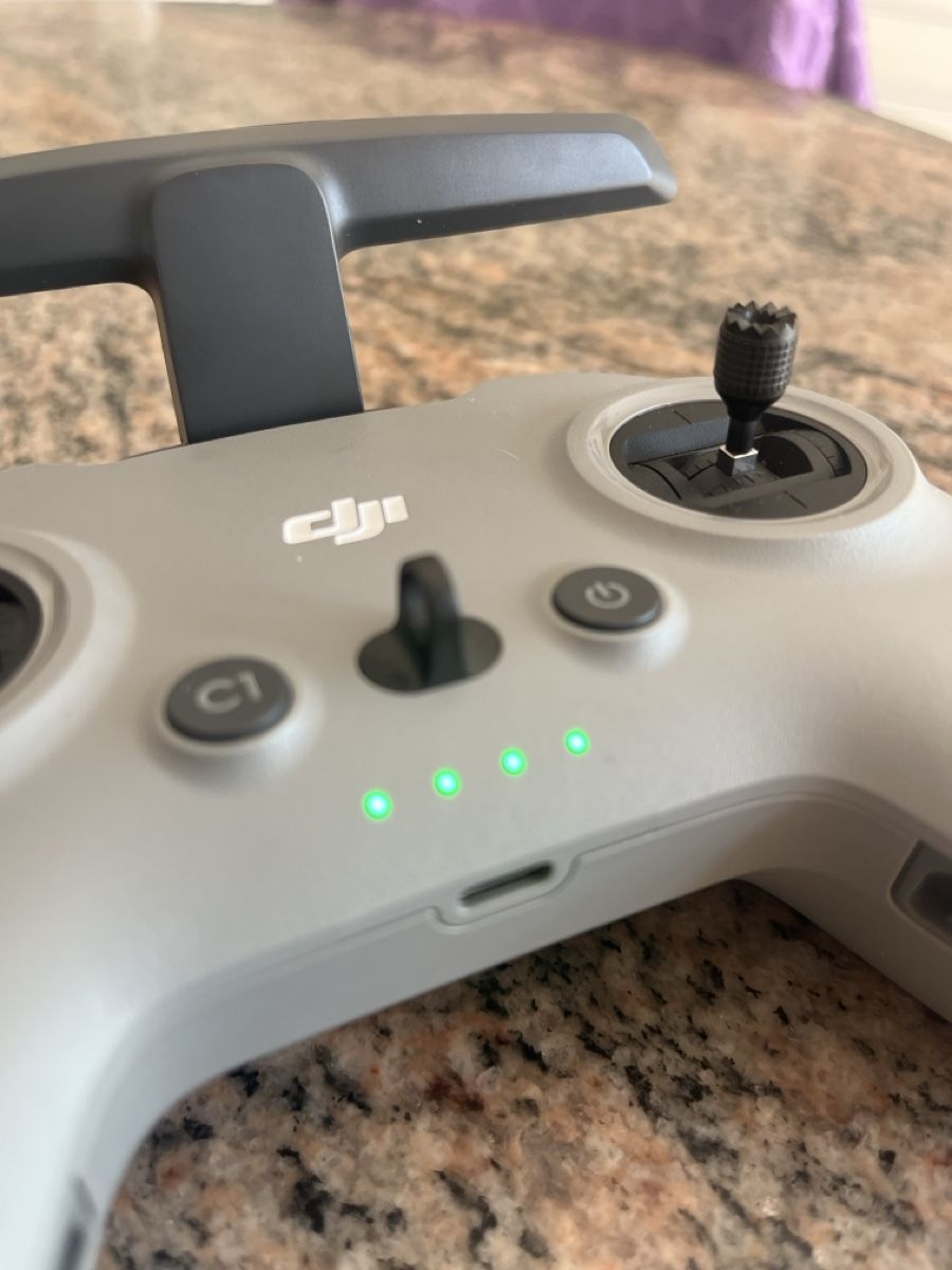 DJI Telecomandi: DJI FPV Remote Controller 2 grey like new condition – Nuovo (secondo la descrizione) da Cottens FR venduto da ginop 3