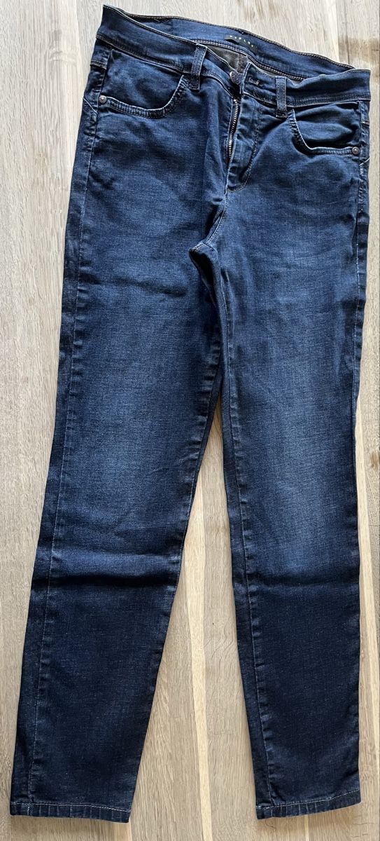 Sisley Jeans: Jeans Sisley  – D'occasion à Chavornay par geo_68zn