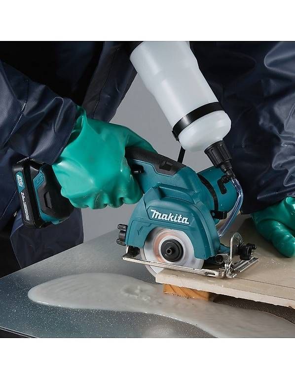 Tutti gli attrezzi: Makita CC301DSMJ  – Nuovo e nell'imballaggio originale da Provence venduto da egl_w6zl