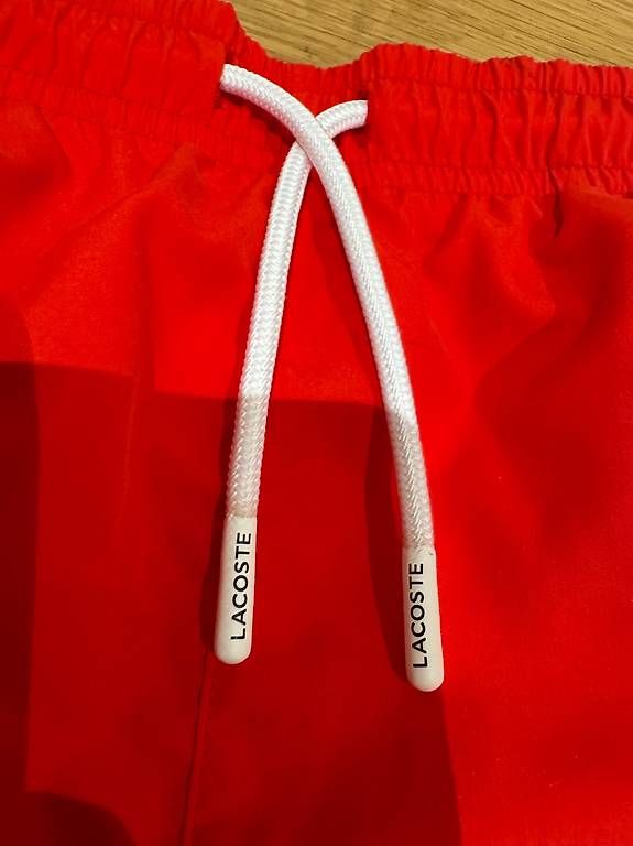 Lacoste Hosen: Lacoste Red Shorts - Size S – Gebraucht aus Schübelbach von Rahnmont 2
