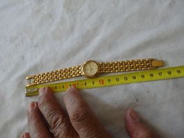 G  GOLDEN FARBE DAMEN UHR.QUARTZ.DAT.GLASS WEG.LÄÜFT-NEU BAT