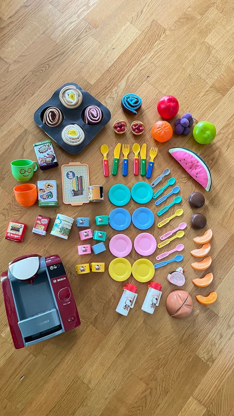 Giocattoli: Spielküchen Zubehör Set – Usato da Dübendorf venduto da Fip05