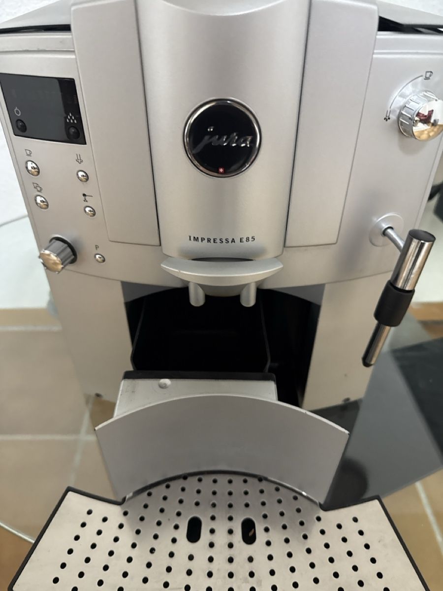 Kaffeemaschinen & Espressomaschinen: Machine à café Jura Impressa E85 – Gebraucht aus Soyhières von Jura22 2