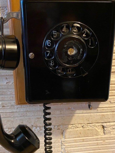 Telefone: ALTES WANDTELEFON – Gebraucht aus Chur von silbermon 1
