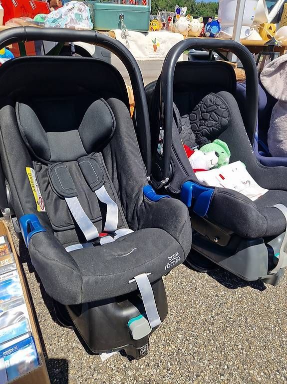 Seggiolini per auto: Römer Britax Kindersitze mit Isofix Station – Usato da Mümliswil venduto da Sachs623
