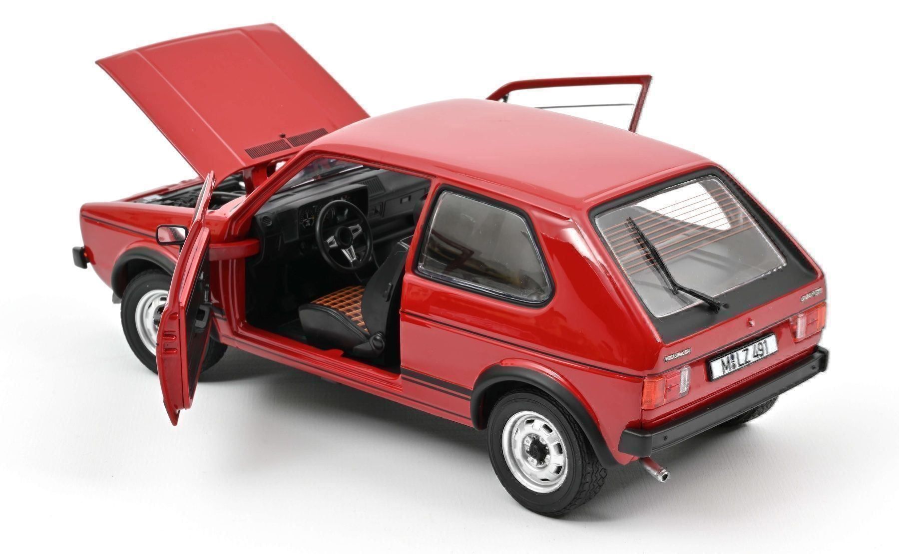 Volkswagen Modellautos: VW GOLF GTI 1 im Massstab 1:18 – Neu und originalverpackt aus Erlenbach im Simmental von Model_box 7