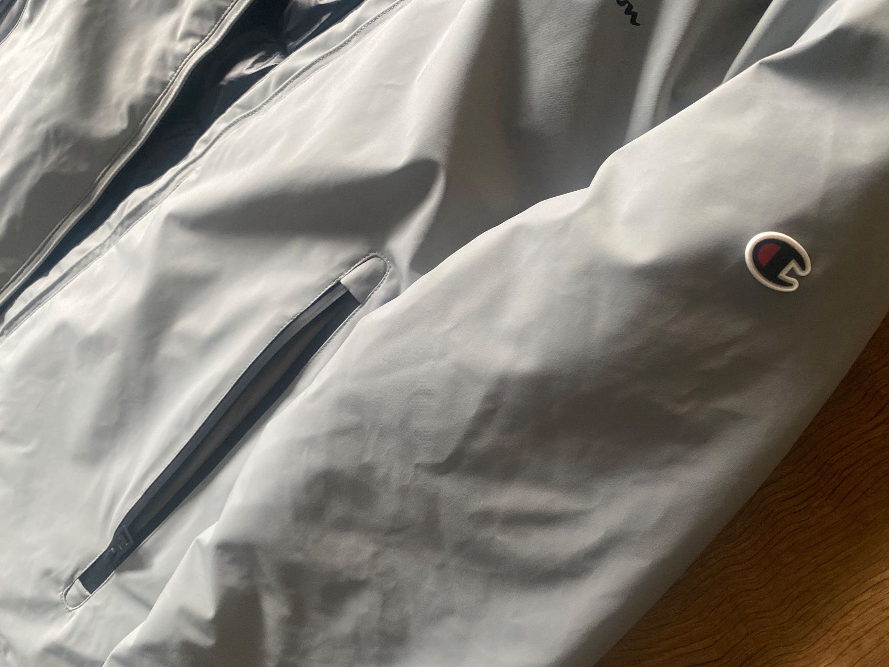 Champion Jacken: •CHAMPION• WINTERJACKE/JACKE Gr.M MEN Hellgrau – Gebraucht aus Frauenfeld von Boldi46 2