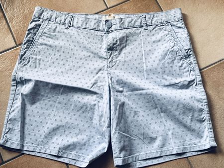 Esprit Shorts, Gr. 42, blau gemustert
