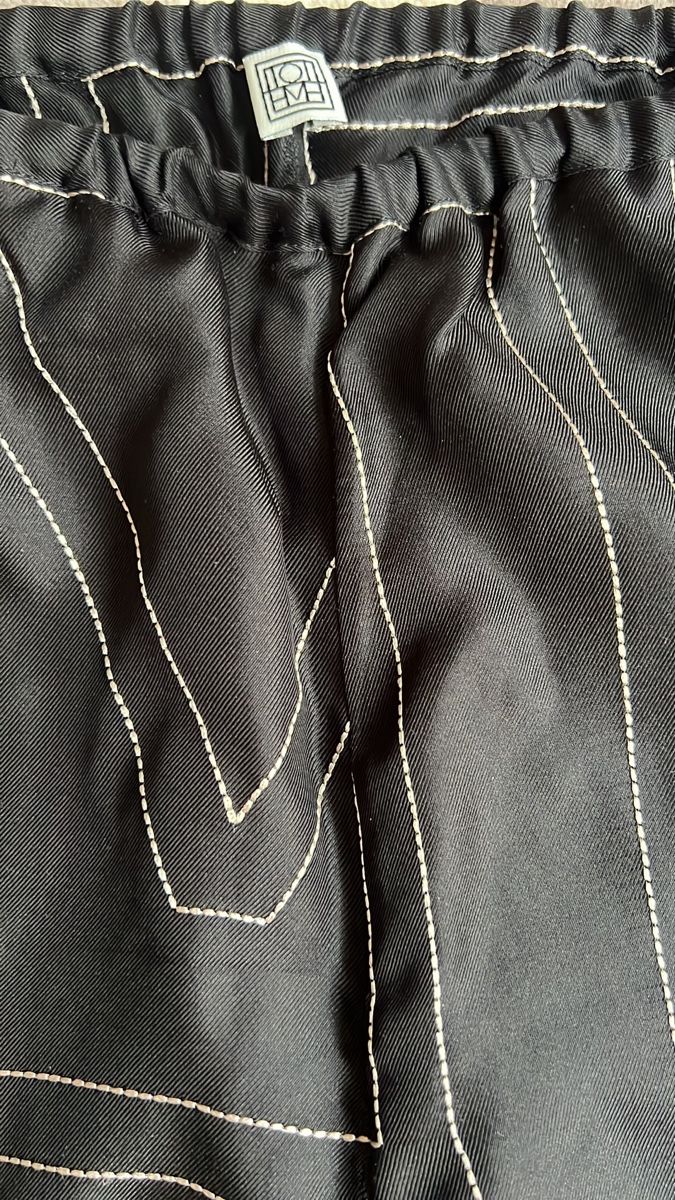 Totême Pantaloni: Toteme pj monogram  – Nuovo (secondo la descrizione) da Zürich venduto da lea_k85g 1