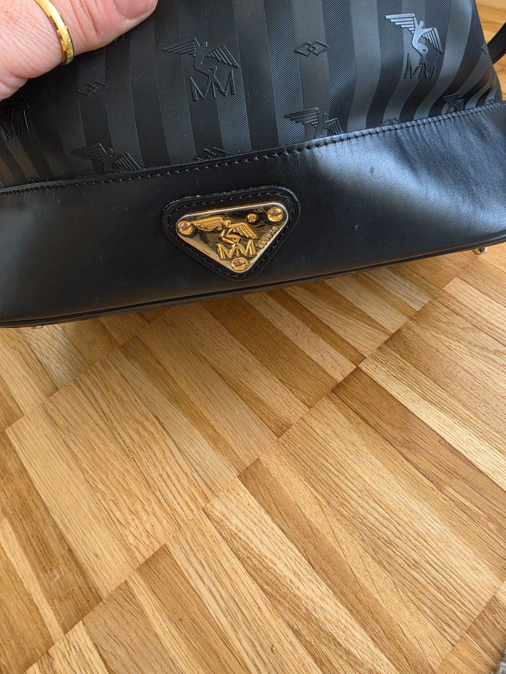 Maison Mollerus Borse da donna: Maison Mollerus Beuteltasche Niesen Schwarz – Usato da Zürich venduto da Sokaina 6