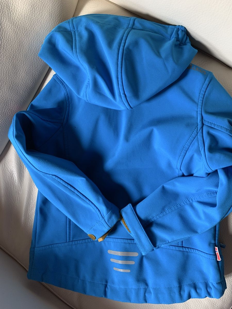 Lotti di vestiti: Trollkids Softshell Jacket and Shorts Set, Size 116 – Usato da La Croix de Rozon venduto da chr_f5wy 3