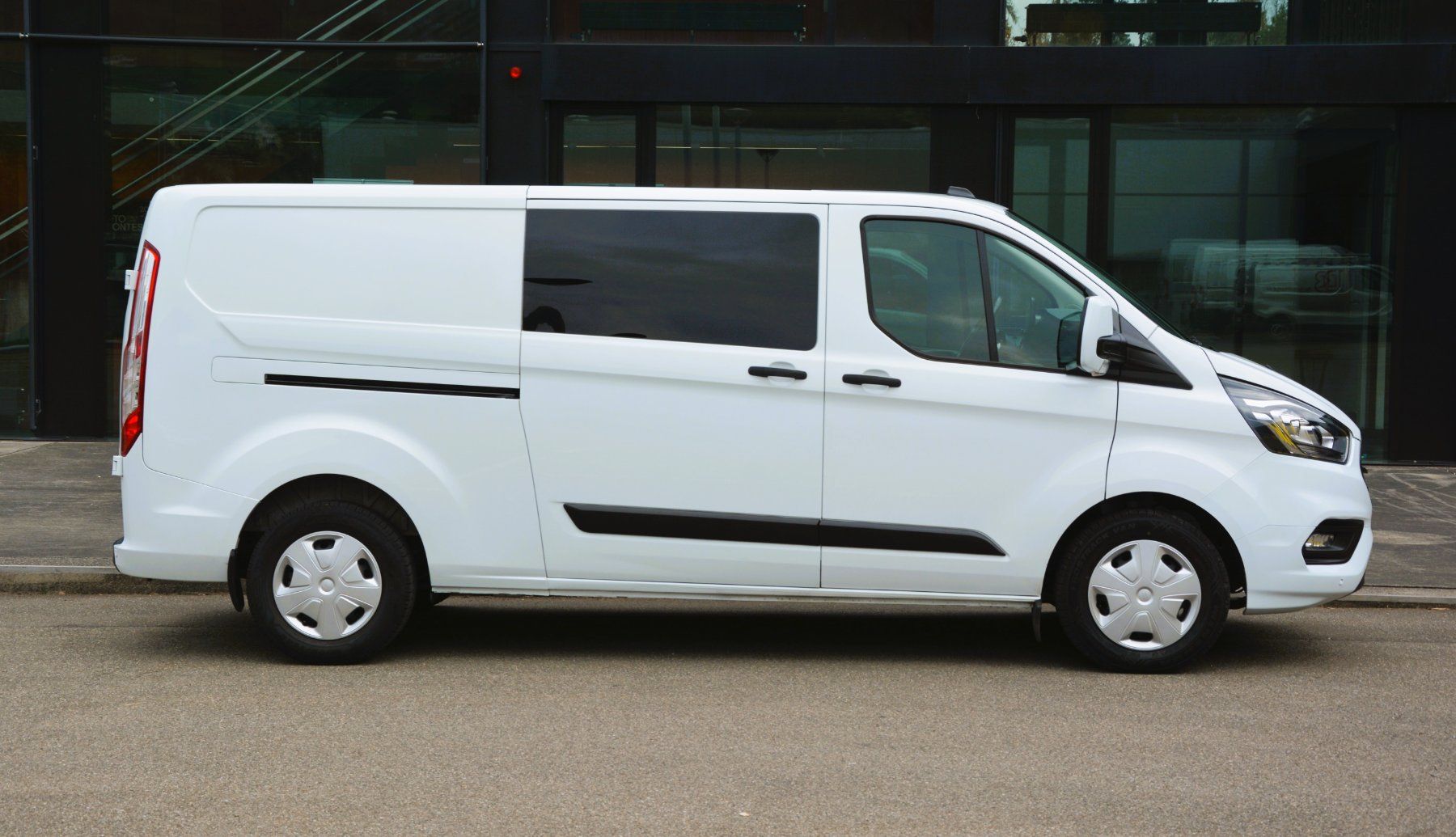 Ford Veicoli commerciali: FORD Transit Custom Van 300 L2H1 Trend A – Usato da Oberkulm venduto da Curiger-Automobile 1