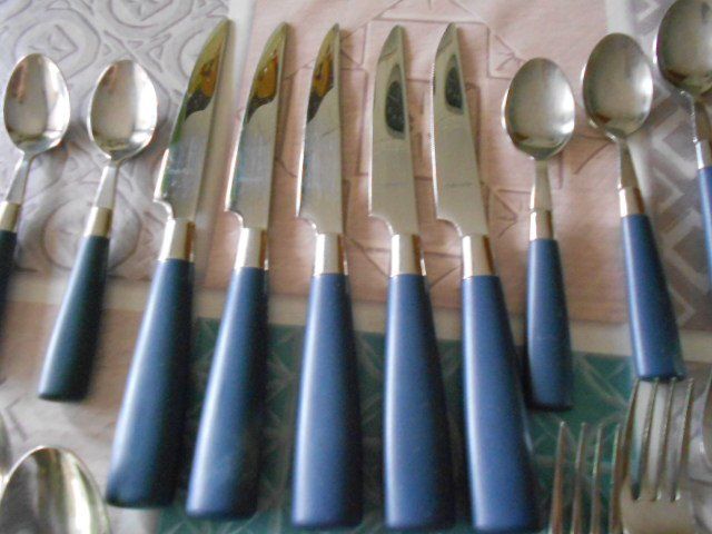 Set di posate: 20 Teiliges Besteck blau – Usato da Flühli LU venduto da primula-47 2