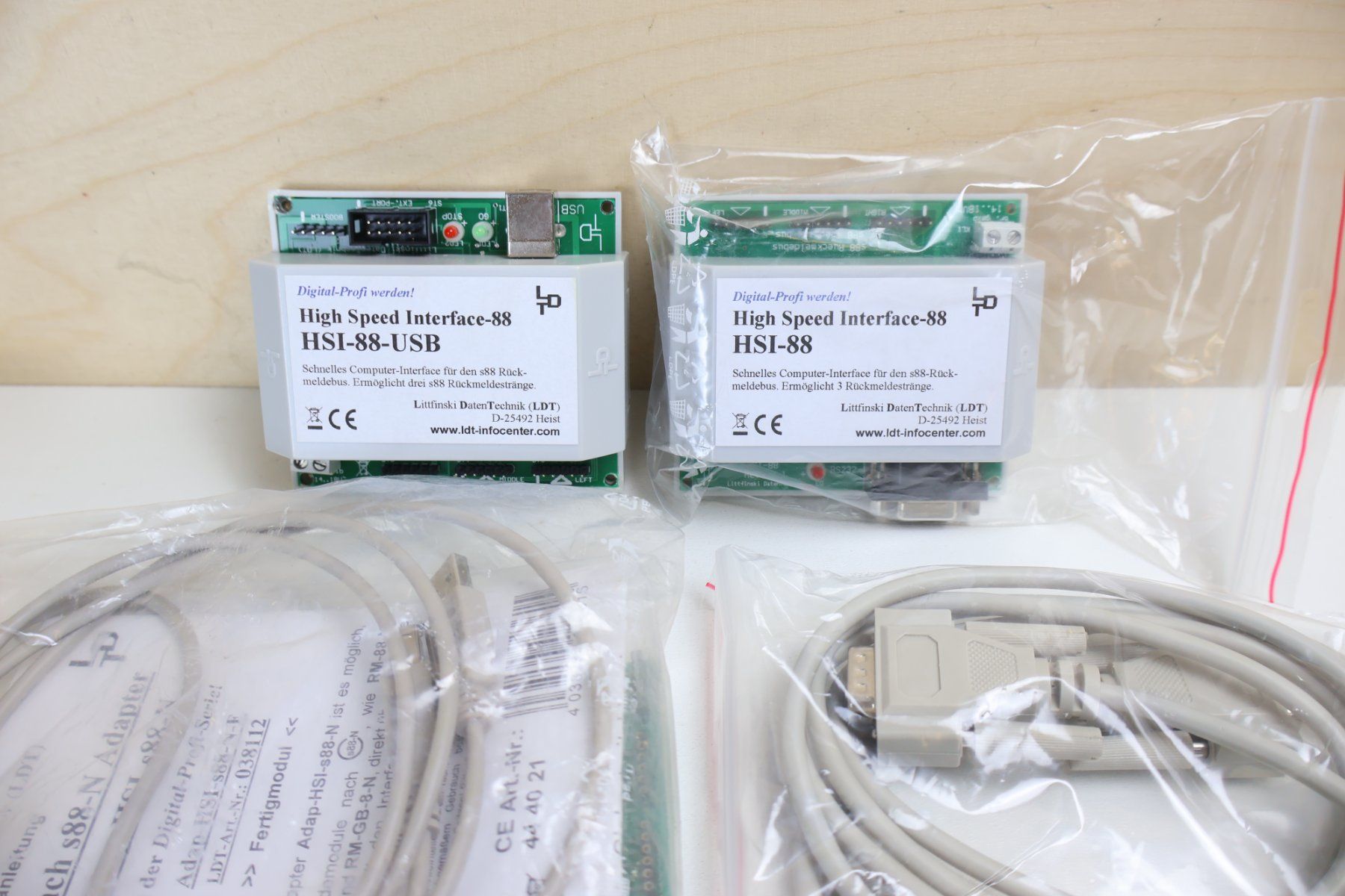Modellini di ferrovie: Littfinski 2 x High Speed Interface Digital - NP: 260.- – Usato da Winterthur venduto da Monstera 1
