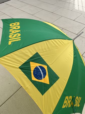 Brasilien Regenschirm Schirm gross Fussball Fanartikel grün