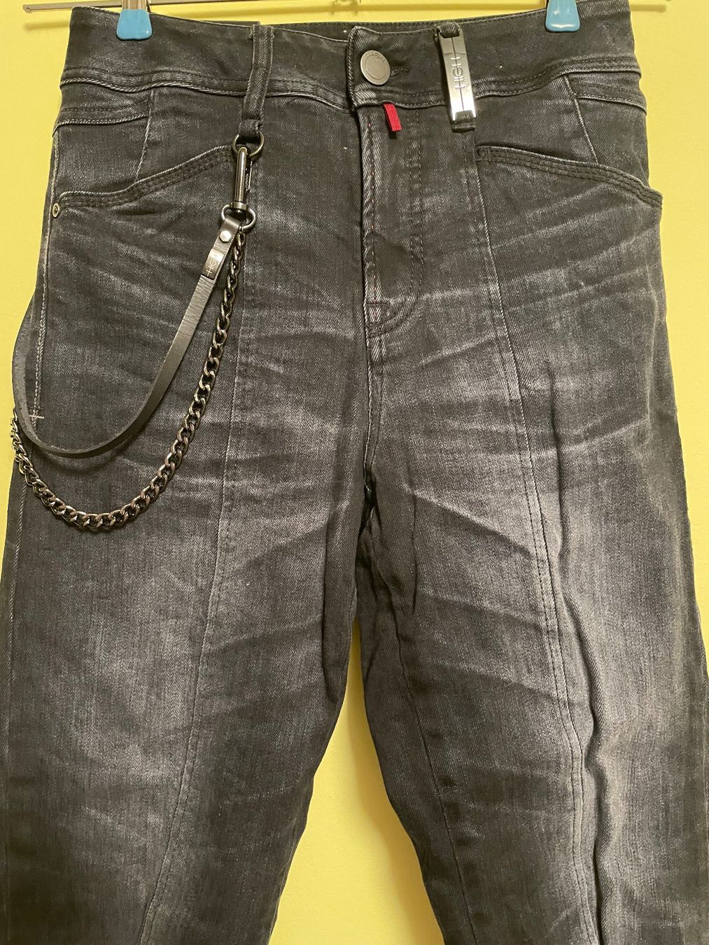 High Kleiderpakete: Ensemble en jeans de la marque High, taille 32-34 – Neu (gemäss Beschreibung) aus Vernayaz von Veron1 5