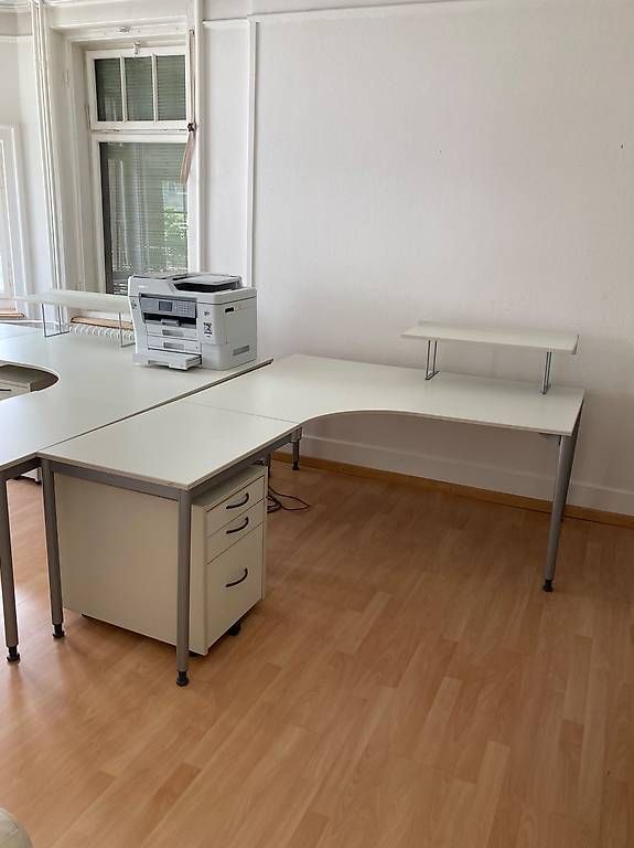 Bureaux: Büroeinrichtung – D'occasion à Hergiswil NW par salescreative 2
