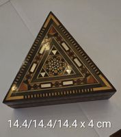 Dreieckige Schatulle Holz Intarsien 14.4 x 4 cm