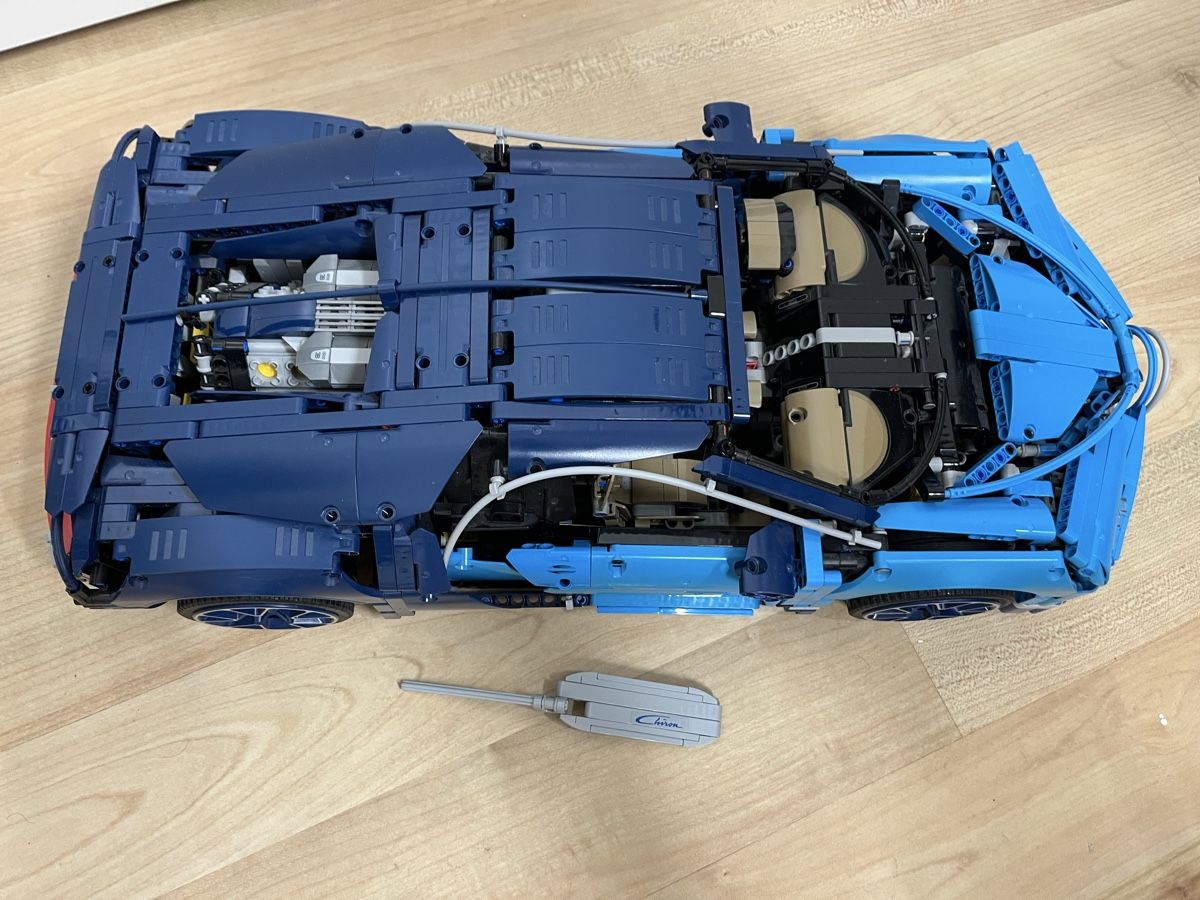 Lego Kit di costruzioni: Lego Technic Bugatti Chiron 42083 – Usato da Steinhausen venduto da yzos 1