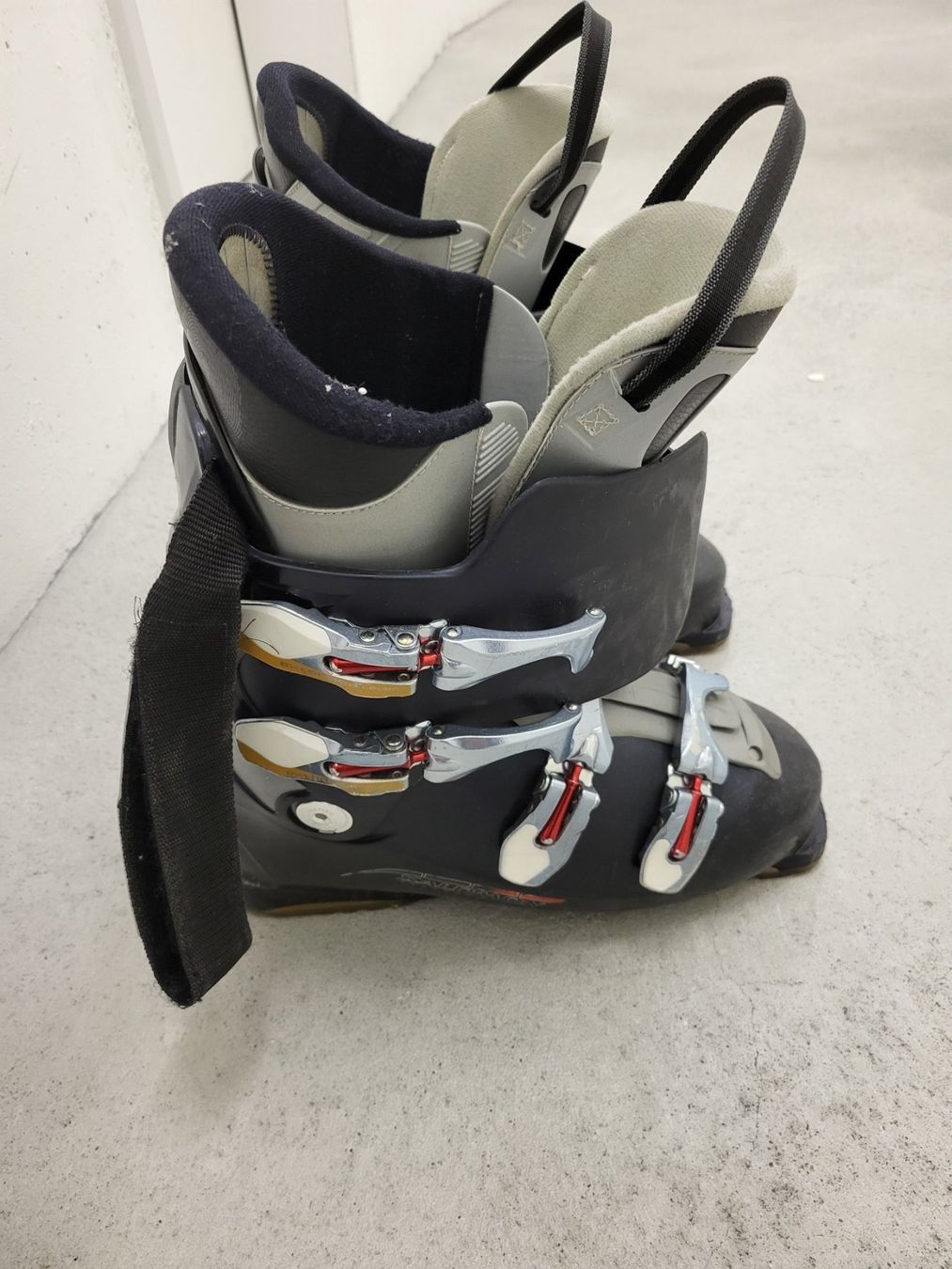 Salomon Scarpe da uomo: Salomon 6TX 29.5cm Skischuhe – Usato da Wabern venduto da hogresta 2