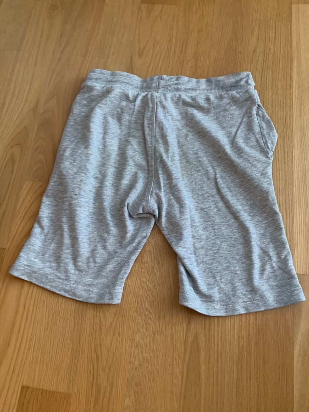 H&M Pantaloni: Short Gr. 116 – Usato da Zürich venduto da Lucinka21 1