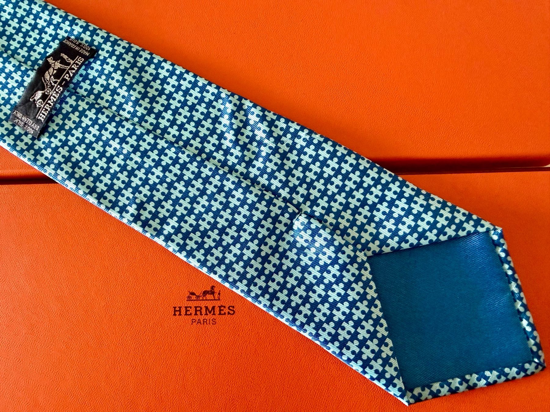 Hermès Cravatte: Cravate HERMES-Paris „Blue H" - avec box original – Nuovo (secondo la descrizione) da Le Mont-sur-Lausanne venduto da luxurylover 2