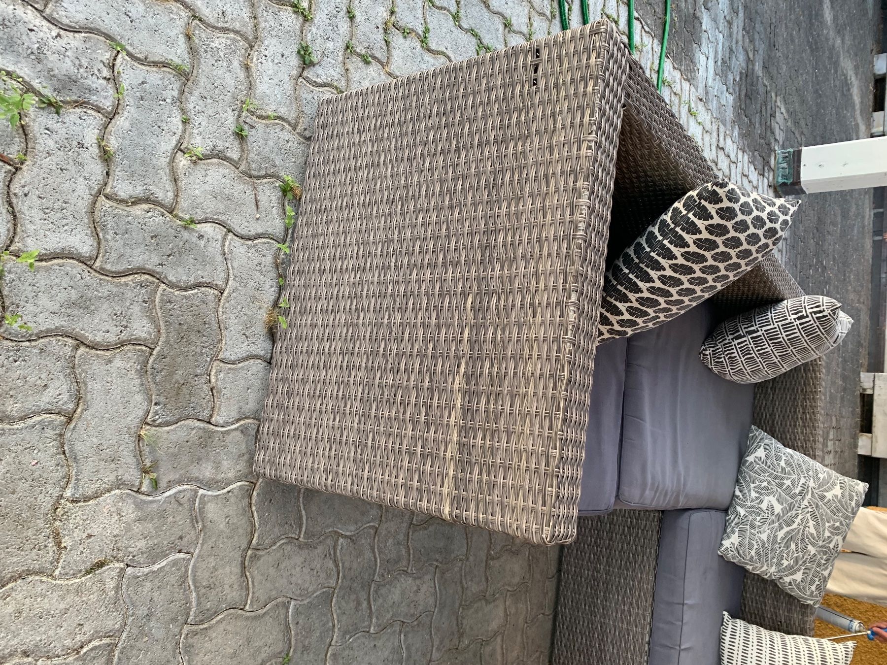 Set di tavolo e panche: Rattan Ecklounge 3-teilig für Garten oder Balkon – Usato da Männedorf venduto da jules_acer 3