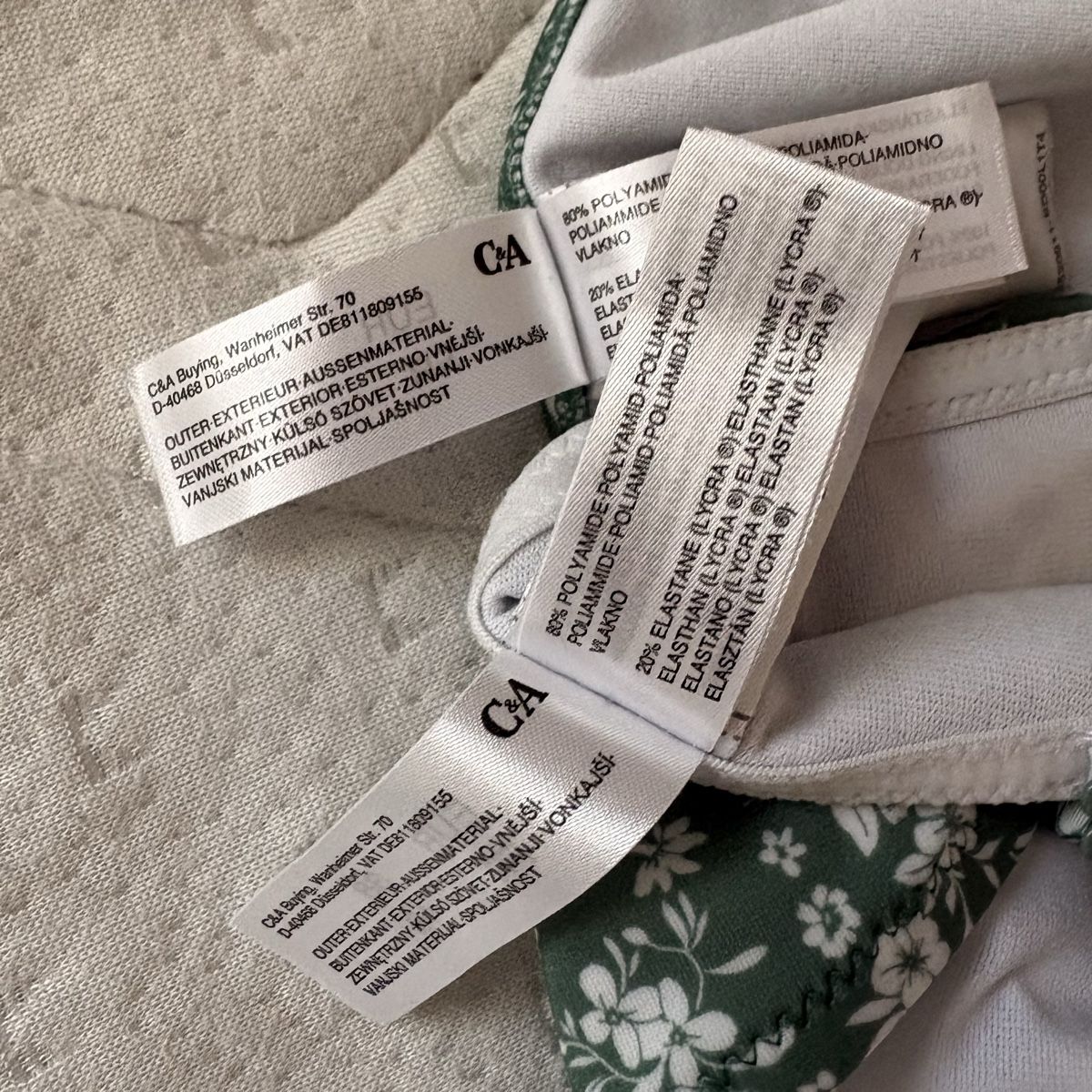H&M Costumi da bagno & Bikini: Grünes Bikini Set mit Blumenmuster – Nuovo (secondo la descrizione) da Brünisried venduto da Livtsukki2ndHand 5