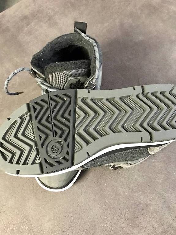 Scarpe per ragazzi: Baskets Fourrées T 40,5 – Usato da Cheseaux-Lausanne venduto da Fannelle01 2