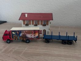 Preiser Saurer D 250 Zirkus Knie 1984 mit Anhänger Wiking