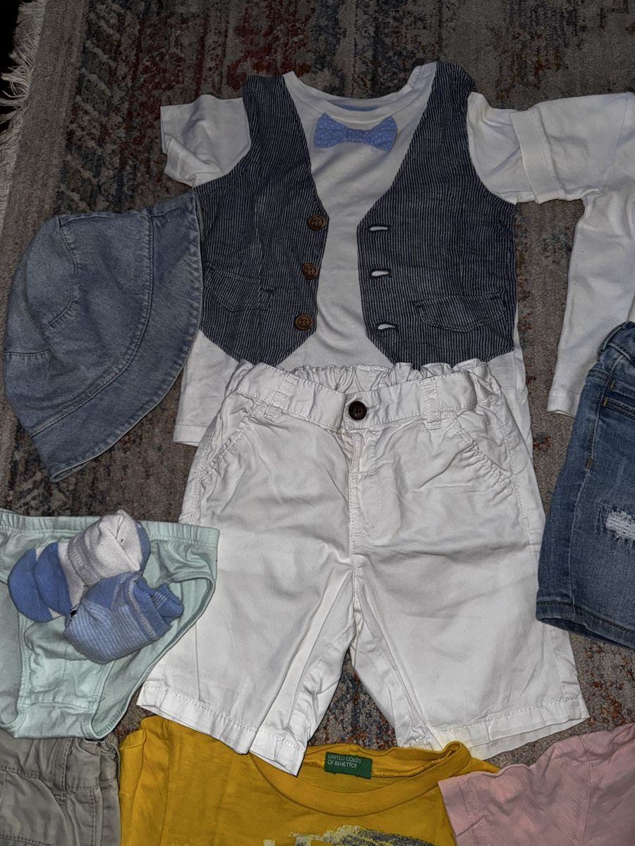 Benetton Lotti & Set di vestiti: Kleiderpaket junge 80/86 – Usato da Weite venduto da Quarantino 1