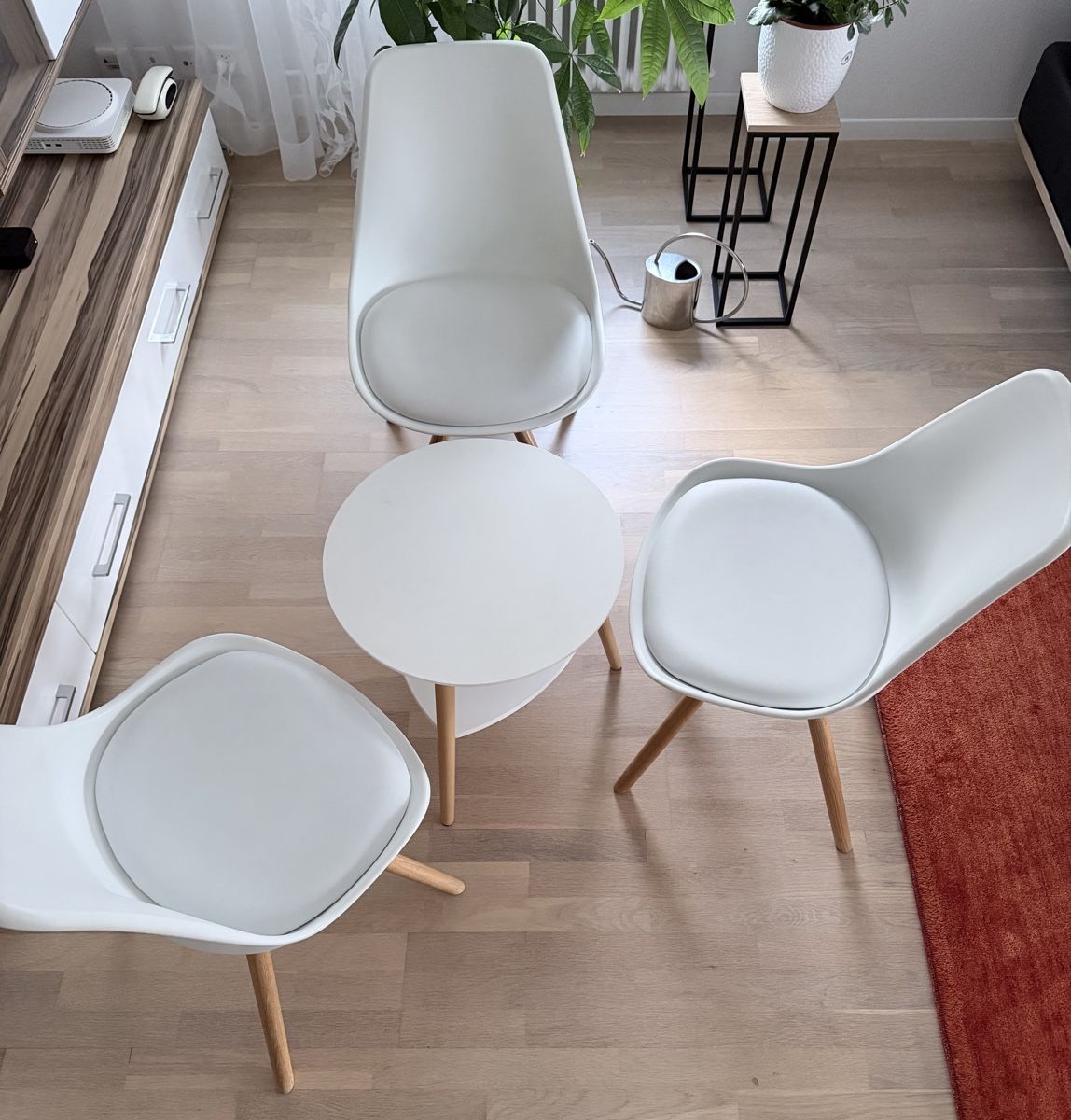 Micasa Set di tavolo e panche: Kleiner Tisch mit 3 Stühlen – Usato da St.Gallen venduto da markomm