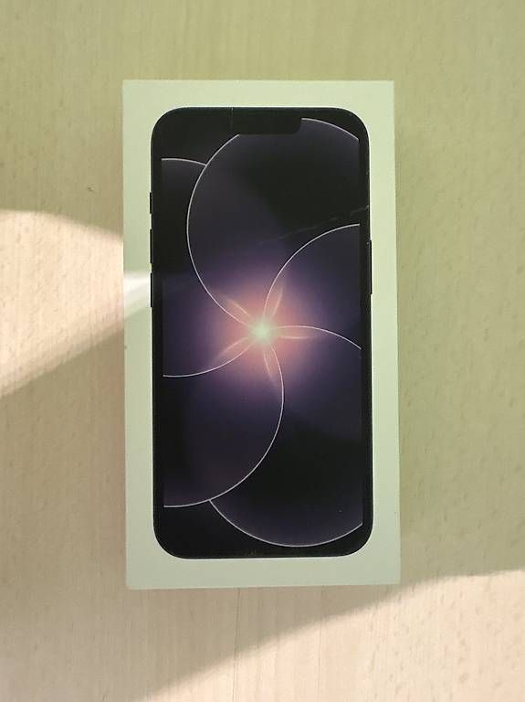 Telefoni cellulari / Smartphones: Iphone 17e  – Usato da Roveredo GR venduto da ada_dty6