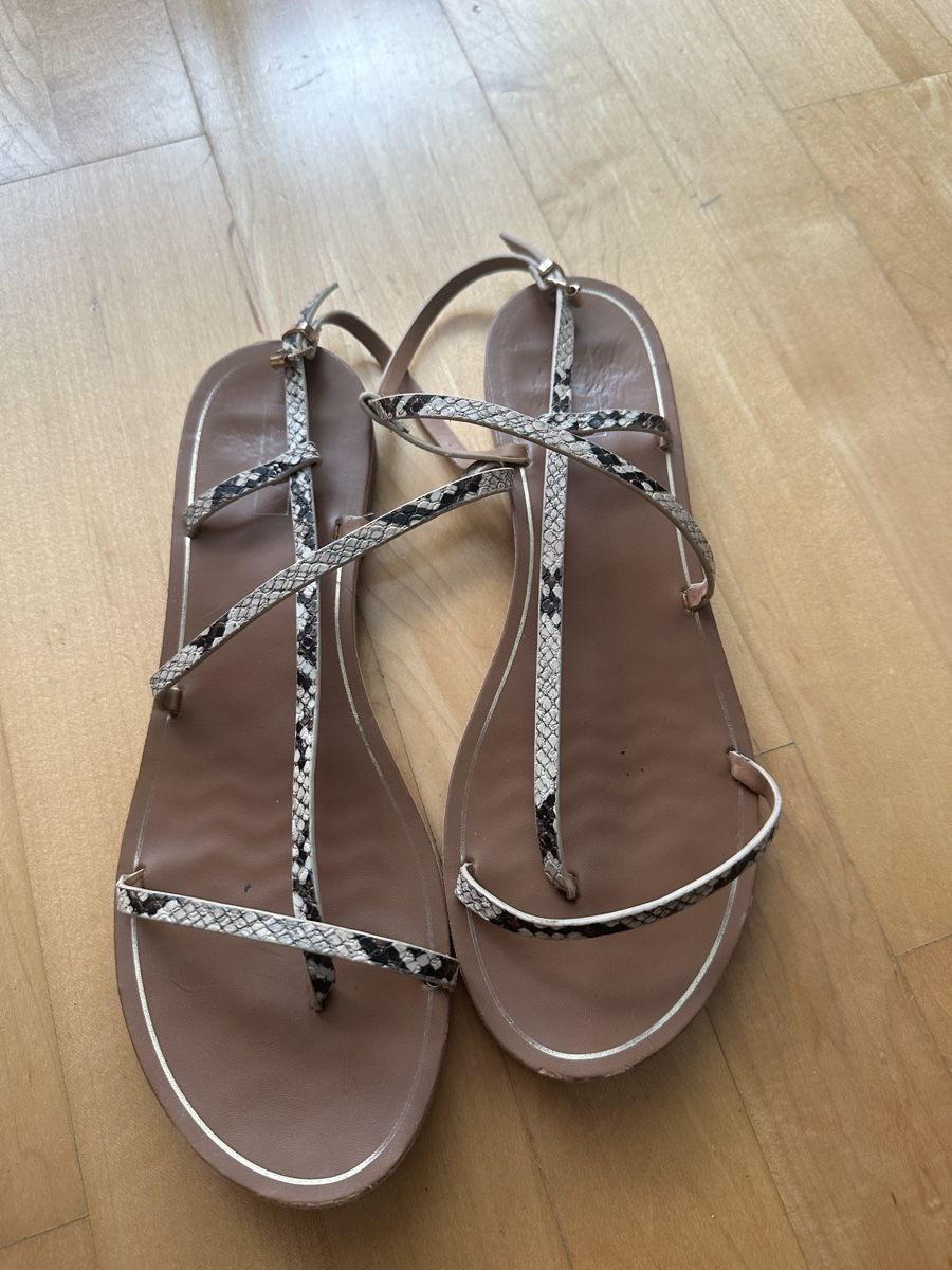 Only Scarpe da donna: Sandale flach Phytonmuster Gr. 40 von Only – Usato da Altendorf venduto da Eastwick4 1