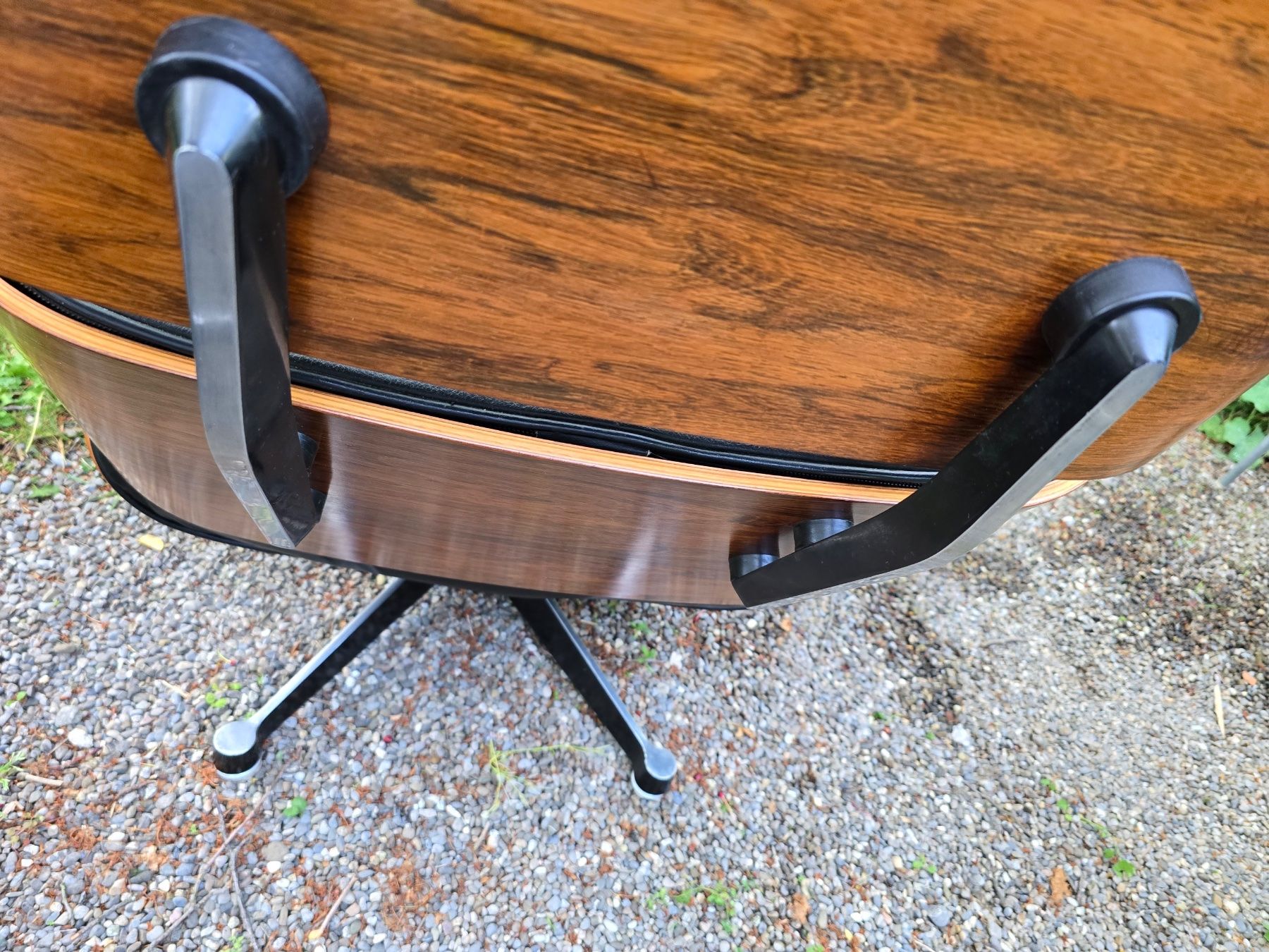 Herman Miller Poltrone: Original Miller / Eames Lounge Chair inkl Ottoman – Usato da Bern venduto da Aulit 3