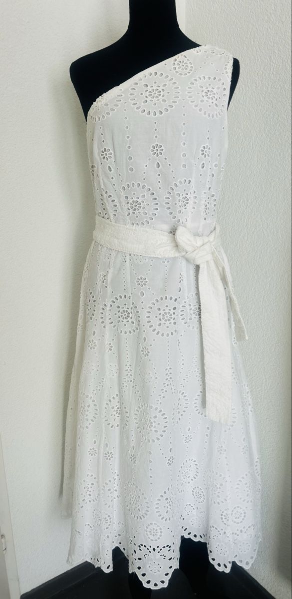 Robes: Wunderschönes Kleid weiss m – D'occasion à Siebnen par fulli2