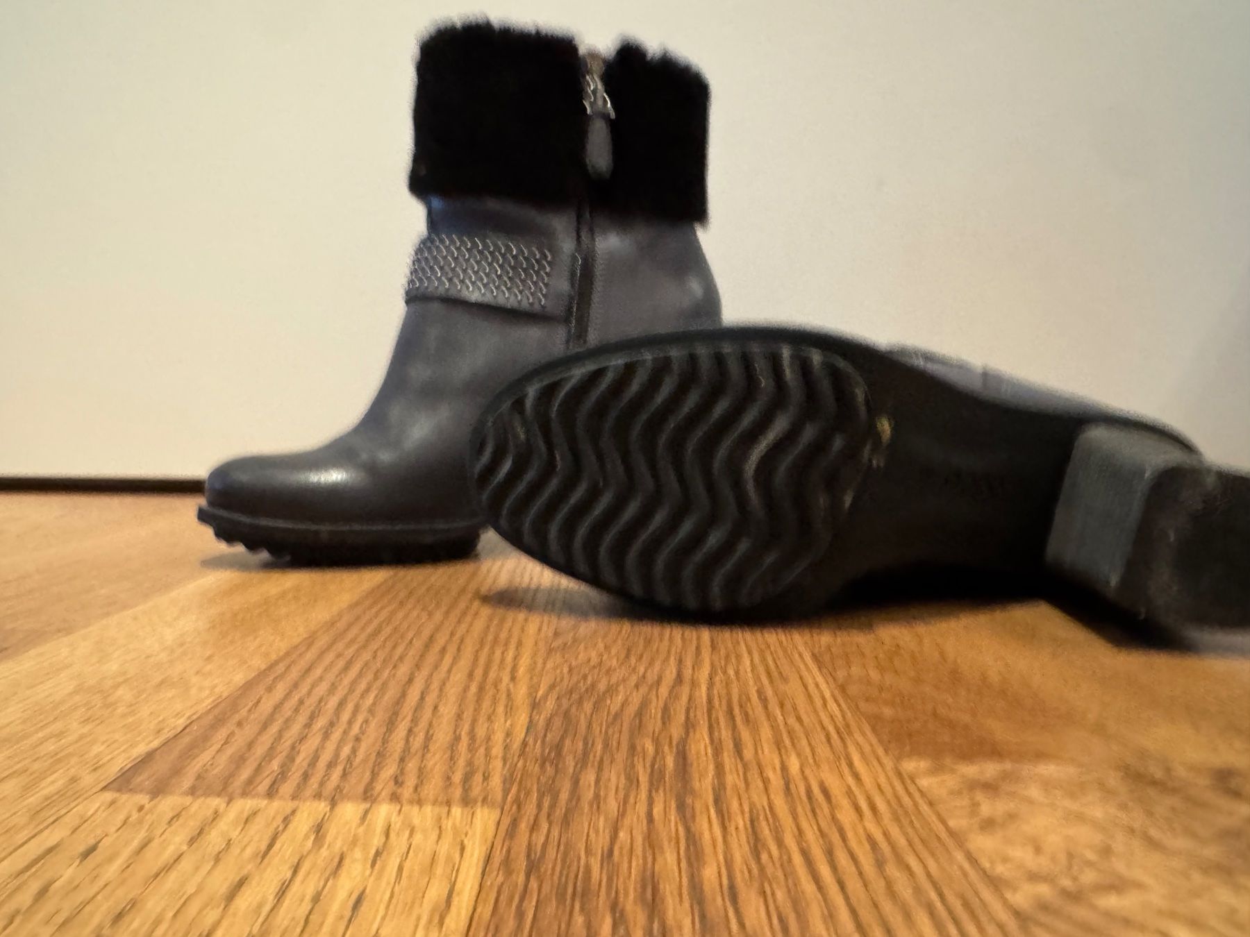 Ecco Scarpe da donna: Stiefeletten Dunkelgrau mit "Pelz" Grösse 38 Marke Ecco – Usato da Männedorf venduto da left-overs 1