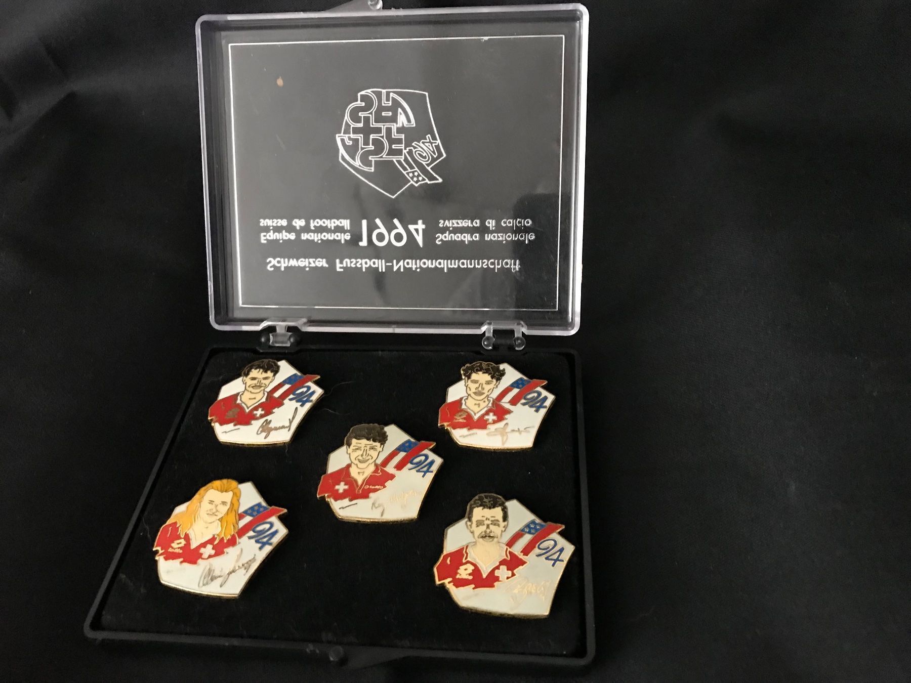 Placchette & Badge: Pin-Set. Schw. Nationalmannschaft, 1994 – Usato da Allschwil venduto da Hofstetter41