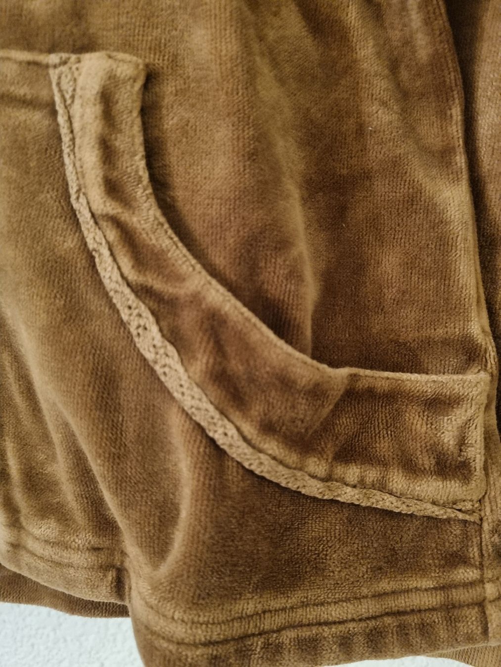 DKNY Maglioni & Felpe: DKNY Velours-Hoodie Grösse 8 – Usato da Lengnau AG venduto da Endless 4