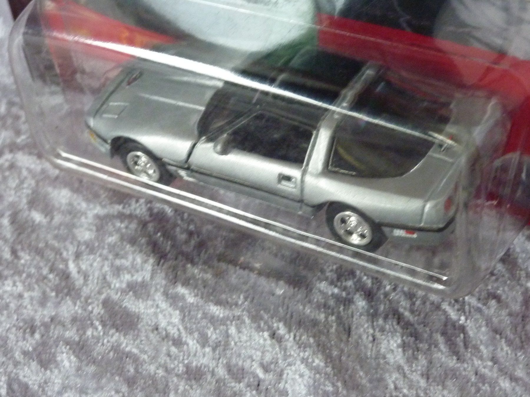 Chevrolet Modellini d'auto: Chevrolet Corvette Cç James Bond  1:64 – Nuovo e nell'imballaggio originale da Dürrenäsch venduto da Cobra1ch 4
