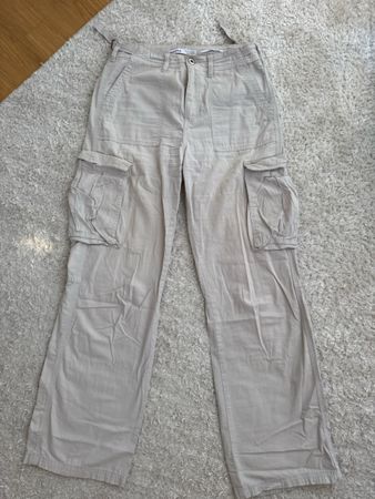 Bershka Cargo Hose beige, Gr. 36