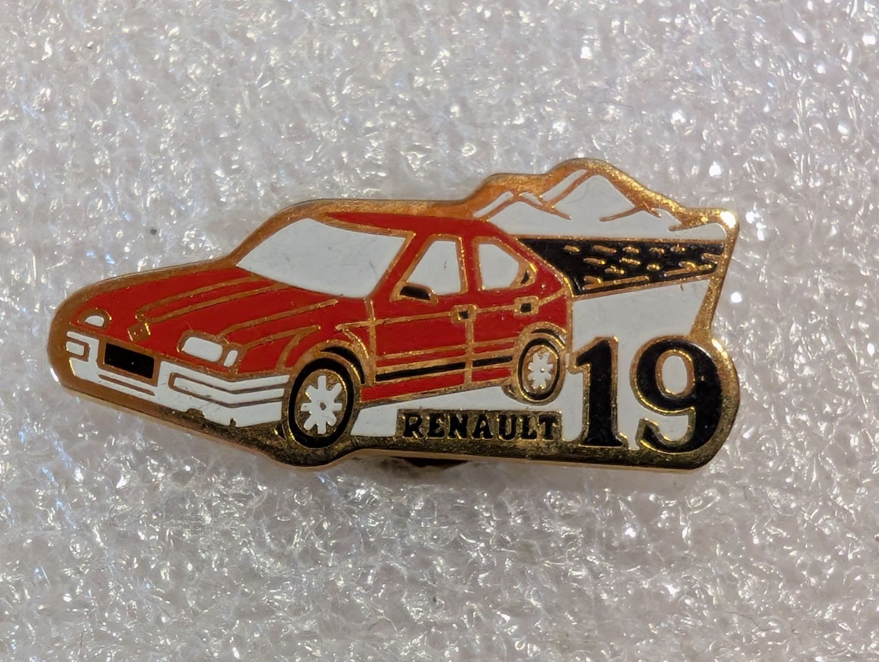 Plaquettes & Badges: Ansteckpin 295: Auto Renault 19 – D'occasion à Oppligen par Pin-Fall-Shop