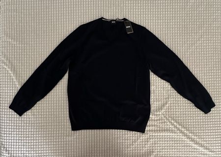 Pull col rond BOSS bleu marine taille M neuf