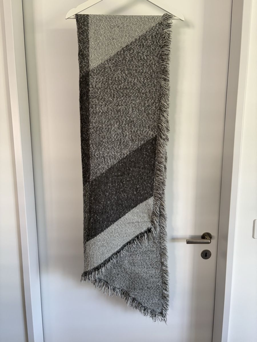 Opus Foulards, Tücher & Schals: OPUS Winter Schal grau – Neu (gemäss Beschreibung) aus Zürich von giuliak